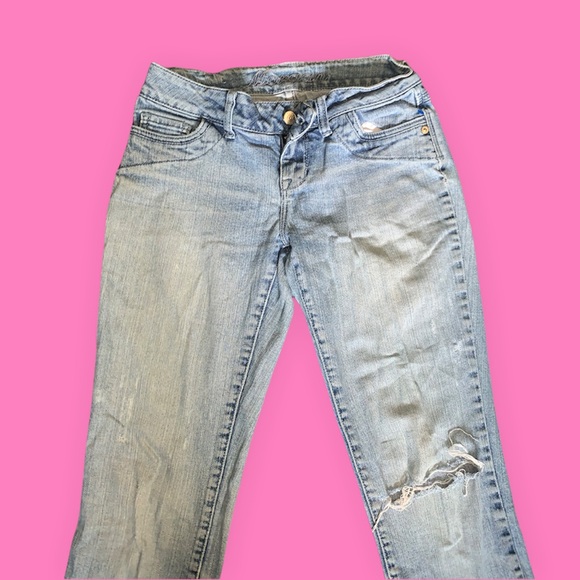 2000s Delia’s Low Rise Ripped Jeans - Picture 2 of 5